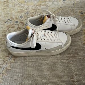 Nike Platform Low Blazers